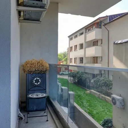 Апартаменты Designer Duplex Retreat *